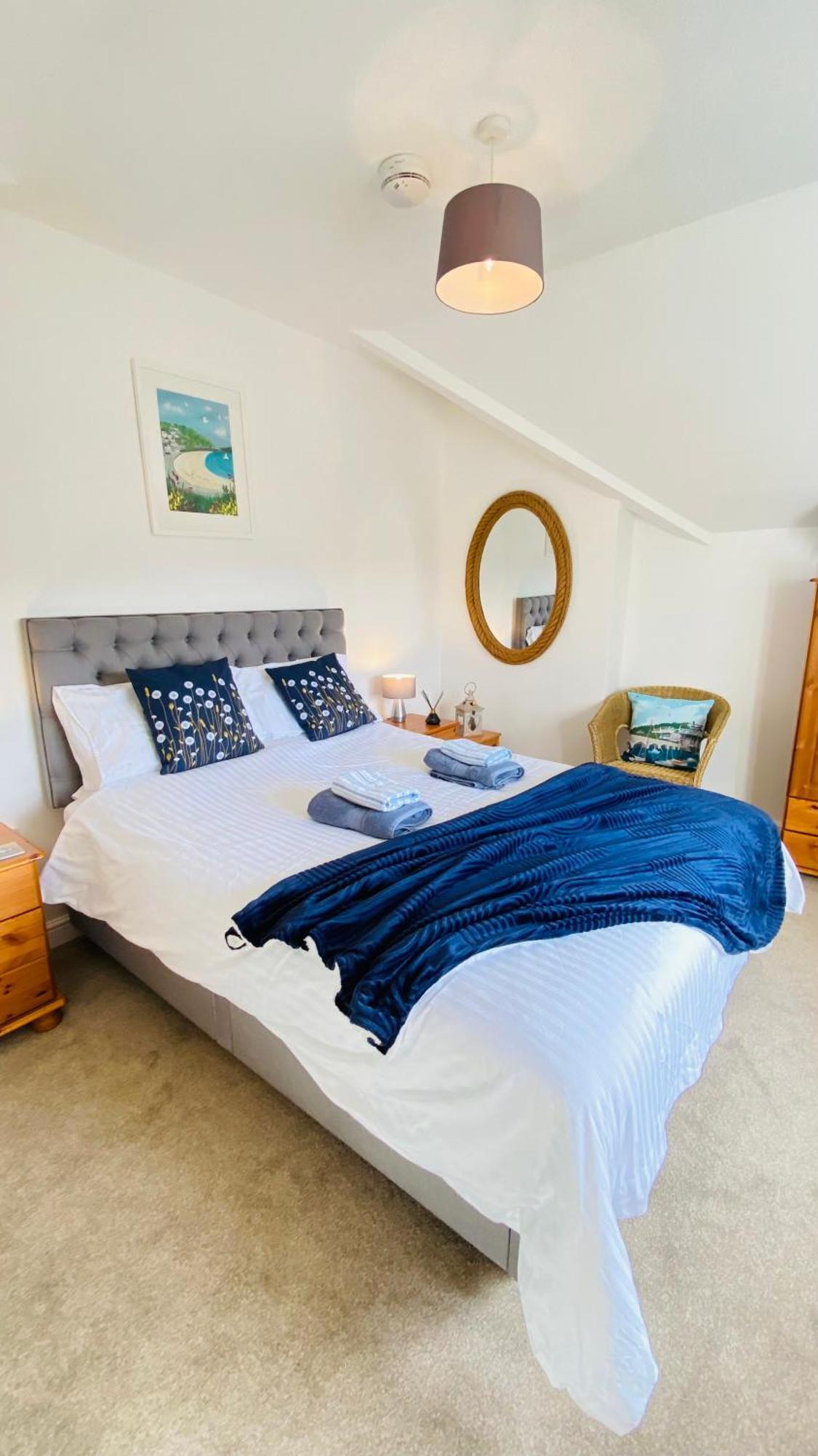 The Hillocks, Looe - Two Bedroom House With Fabulous Views Of Looe Town And Harbour Bagian luar foto